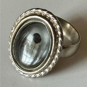 Vintage mood ring from the 1970s. Size 7 1/2